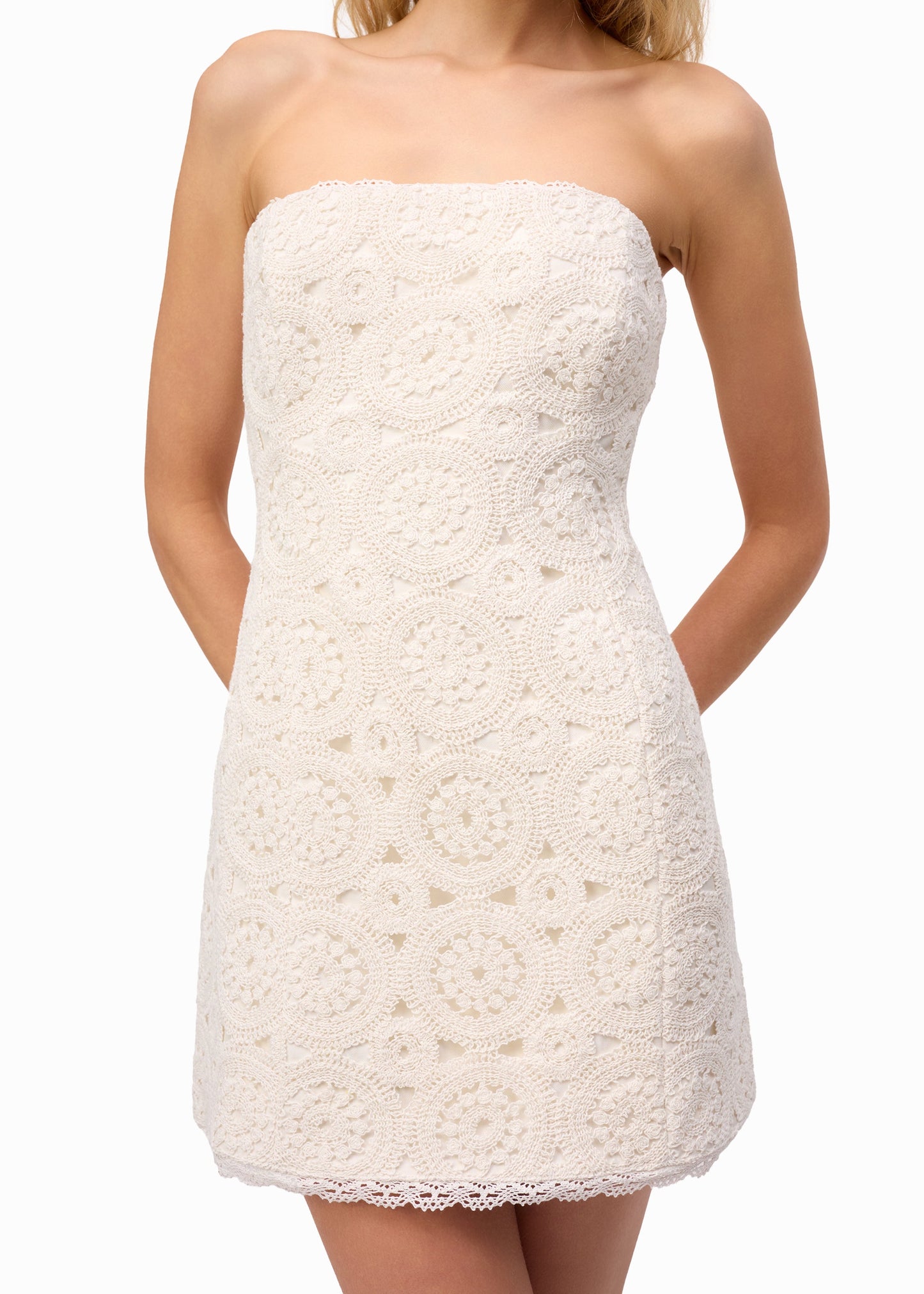 Robe mini au crochet Yareli Macadamia