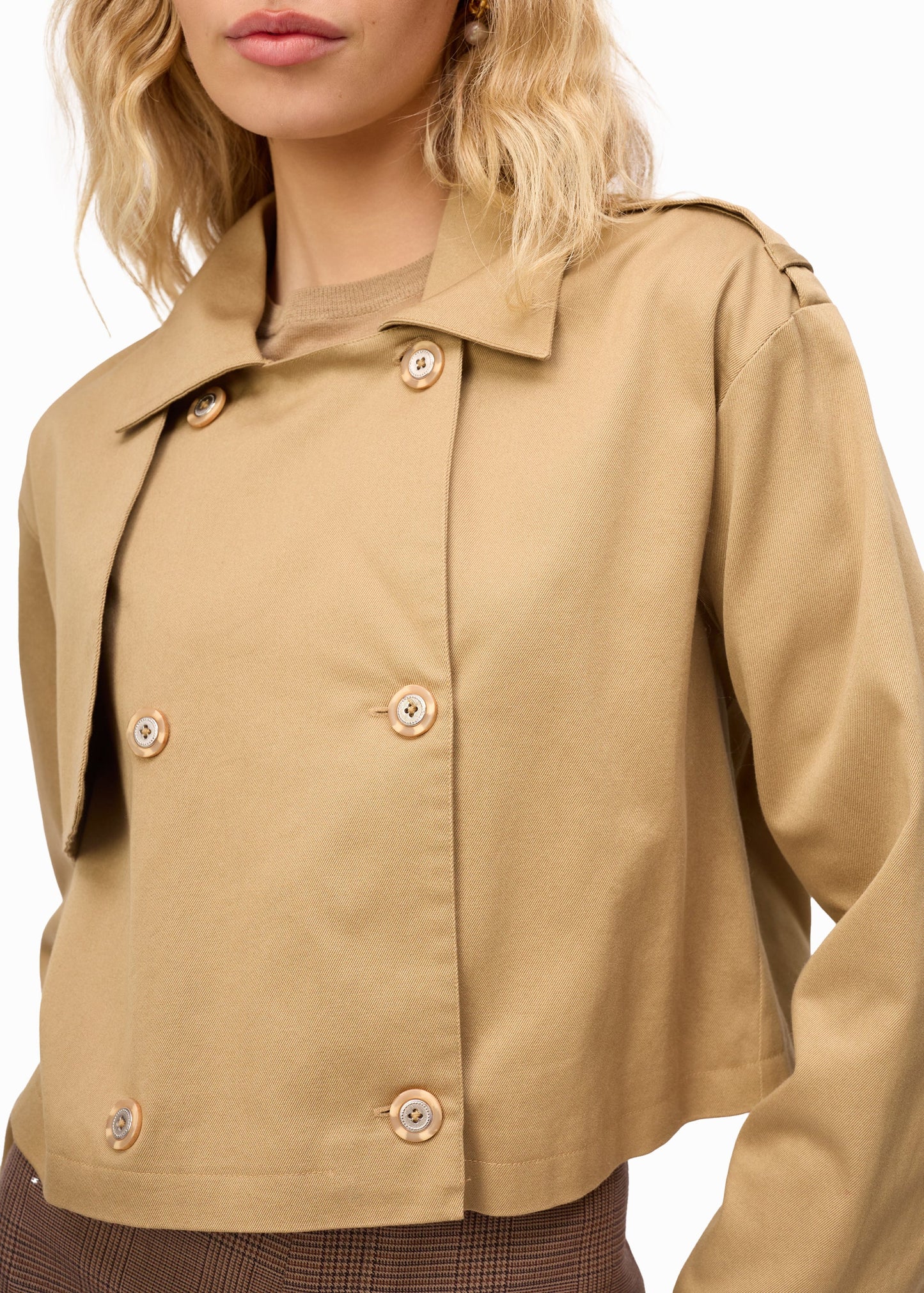 Trench court Evans Miso