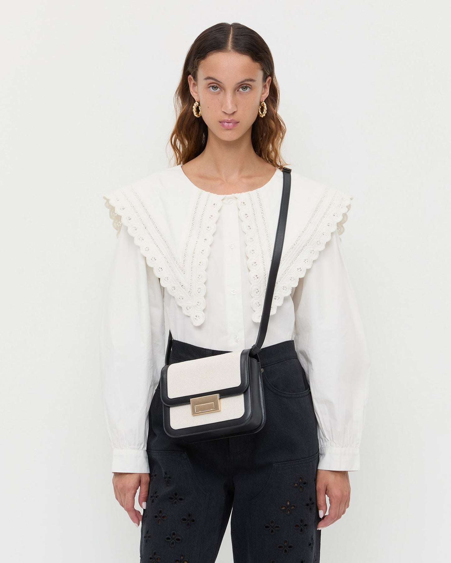 Sac bandoulière Desi en toile noire/naturelle