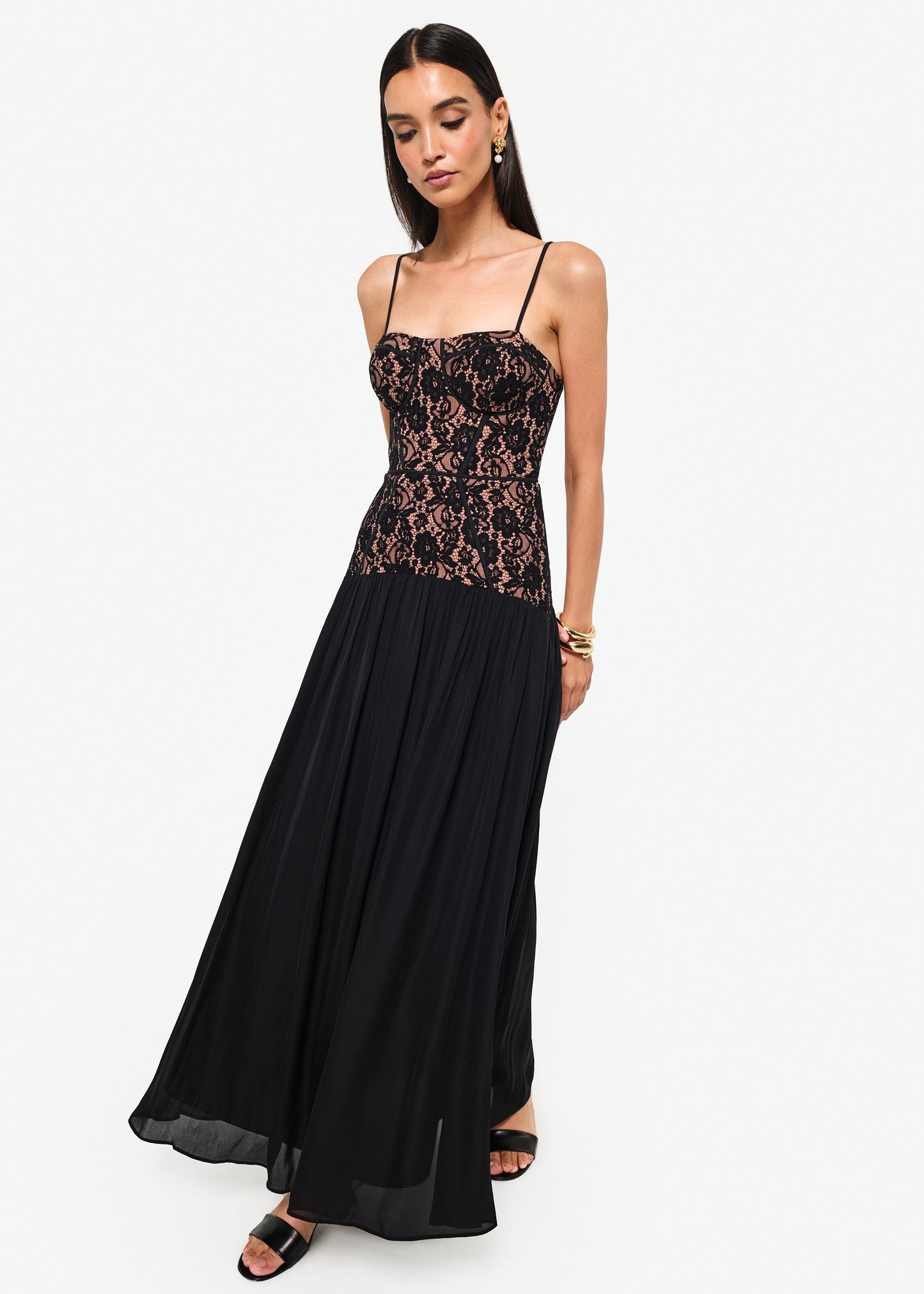 Robe corset en dentelle corse noire