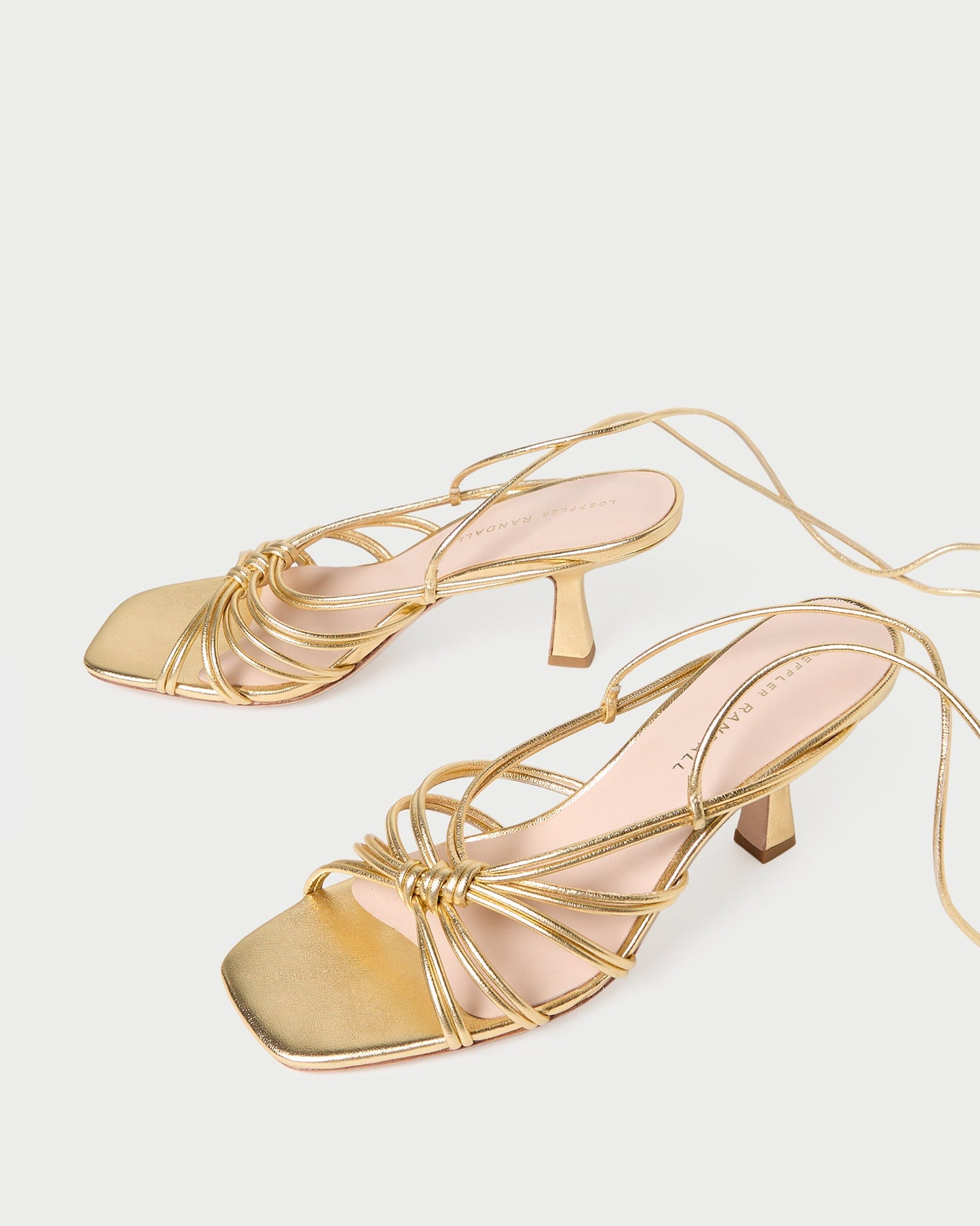 Sandale à talons et lacets dorés Vivienne